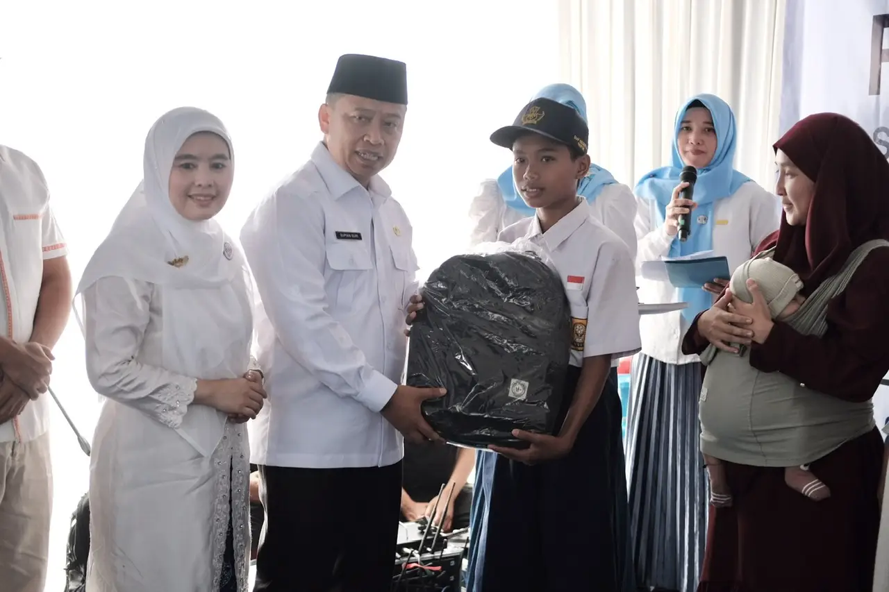Wali Kota Depok Serahkan Sejumlah Bantuan untuk Warga Duren Seribu