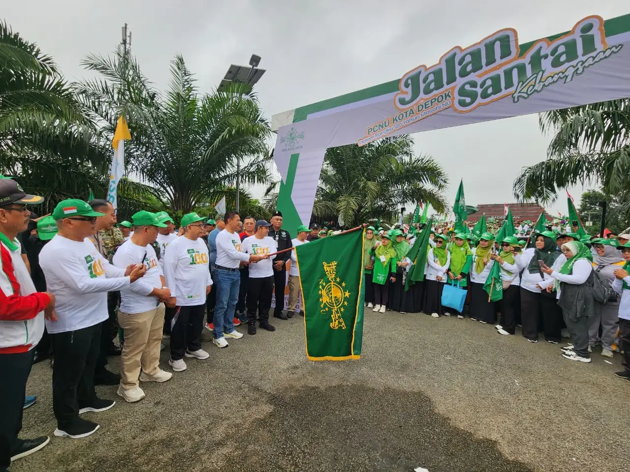 Berlangsung Meriah, Jalan Santai Kebangsaan Buka Peringatan 100 Tahun NU di Kota Depok