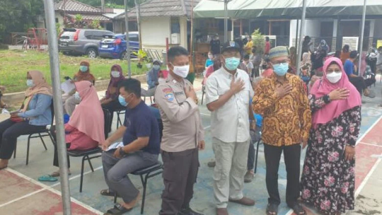 100 Warga Perumahan BSI Jalani Vaksinasi Booster