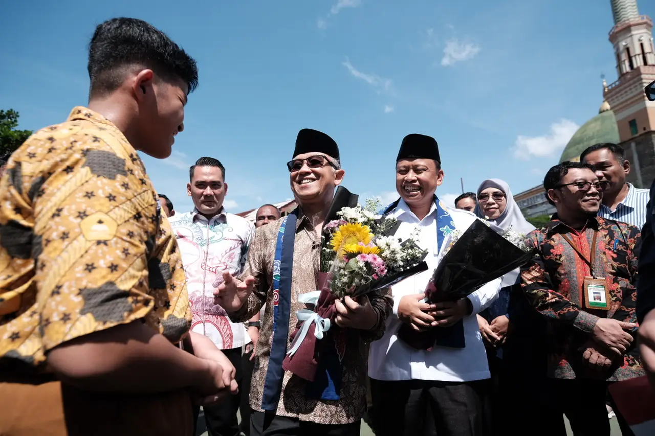 Dorong Pendidikan Inklusif, Wamendikdasmen Didampingi Wali Kota Kunjungi SMPN 8 Depok