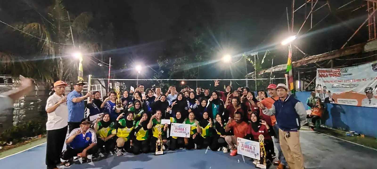 Turnamen Voli Antar RW Selesai Digelar, Lurah Cipayung Dorong Warga Tetap Eksis dan Berkarya