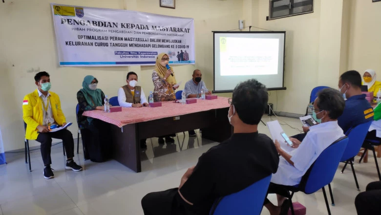 Kelurahan Curug Apresiasi Program FIK UI untuk Halau Gelombang Ketiga Covid-19