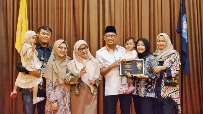 Inovasi D'Kerens Hantarkan Bang Imam Sabet Juara 2 Kompetisi Nasional TMTIC 2022