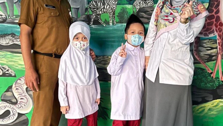 Ikuti Imbauan Wali Kota, ASN Depok Antar Anak di Hari Pertama Sekolah