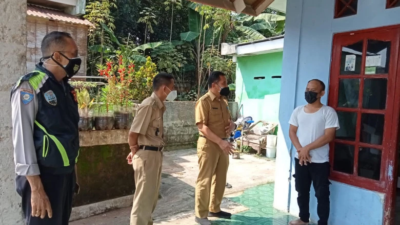 Turun Langsung ke Warga, Camat Sawangan Pastikan BST Tersalurkan Tanpa Potongan 