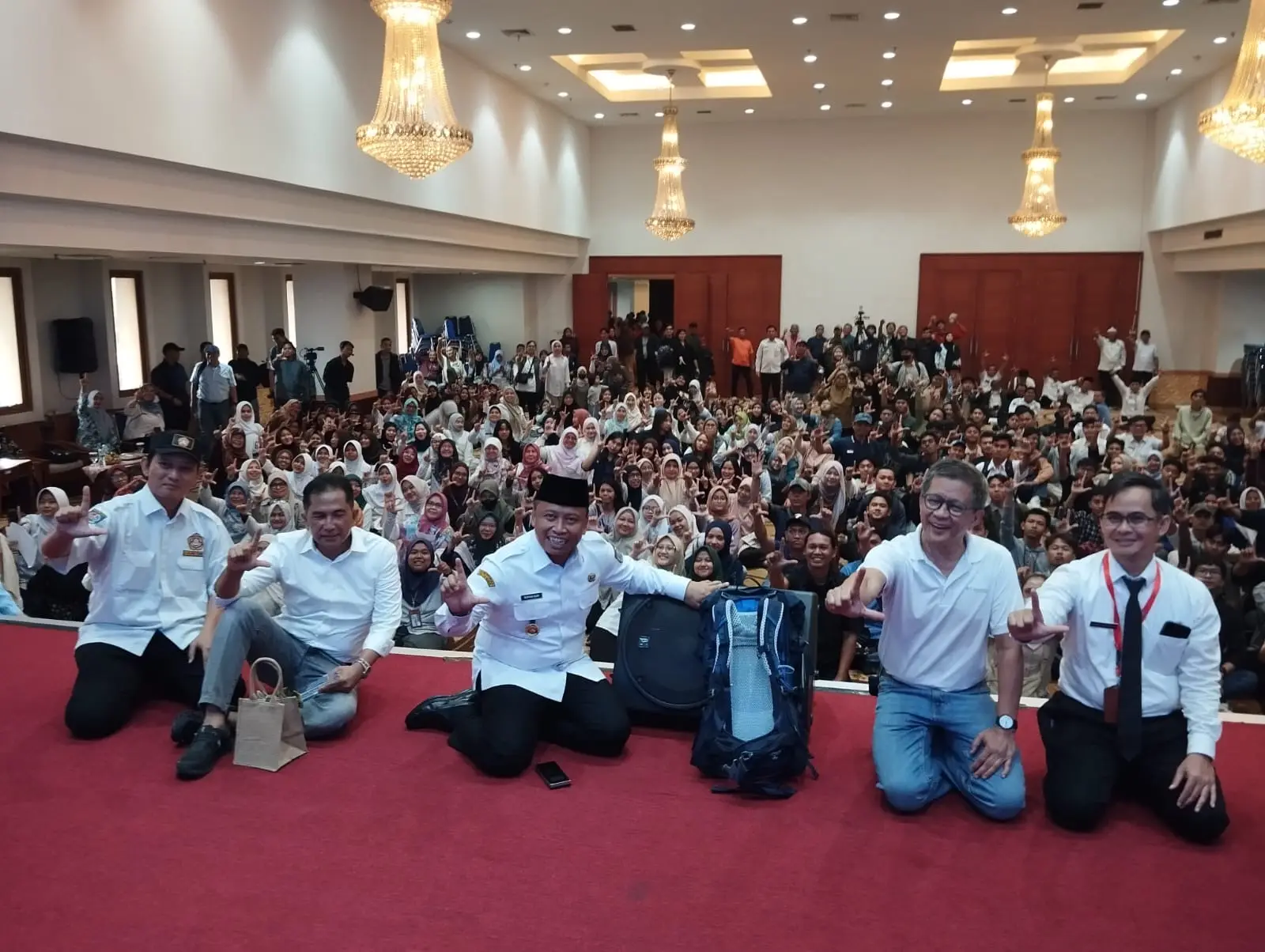 Rocky Gerung dan Hersubeno Arief Ramaikan Depok Literacy Festival 2025