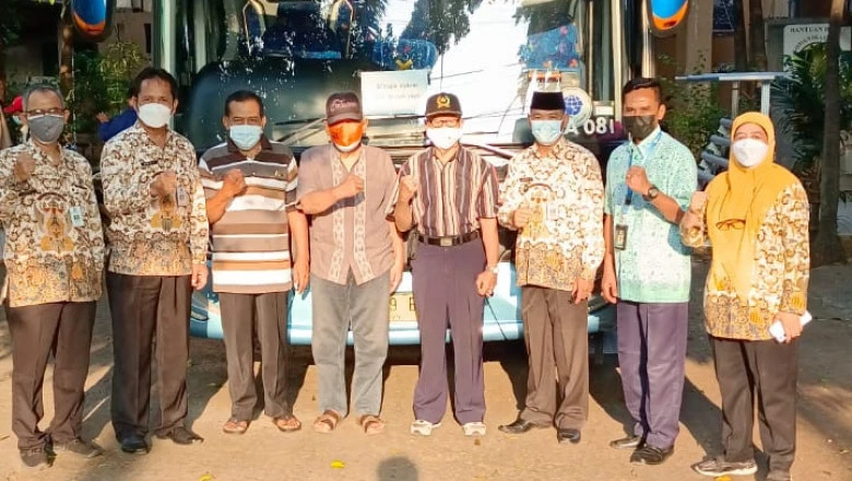 Jalani Vaksinasi di RS UI, Warga Kelurahan Depok dan Depok Jaya Manfaatkan D’Vajar