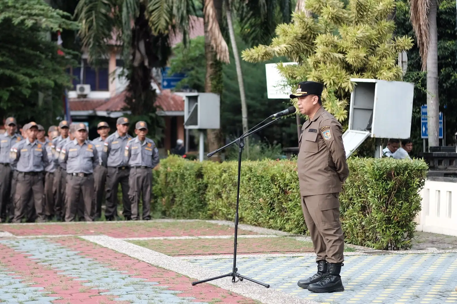 Pimpin Apel Gabungan Satpol PP dan Satlinmas, Wali Kota Depok Ajak Perkuat Kebersamaan