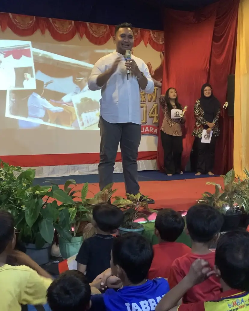Lurah Tugu Apresiasi Warga Gelar Malam Anugerah dan Pentas Seni HUT ke-80 RI