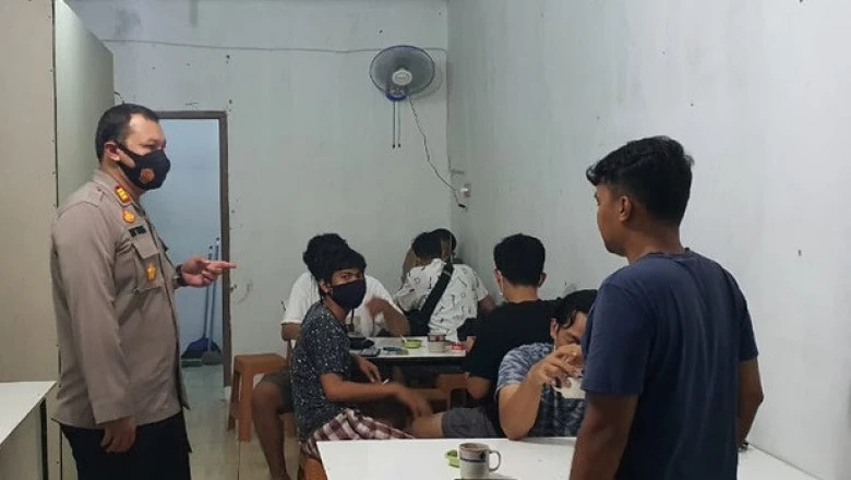 Polsek Sawangan Gelar Operasi Yustisi Bubarkan Kerumunan