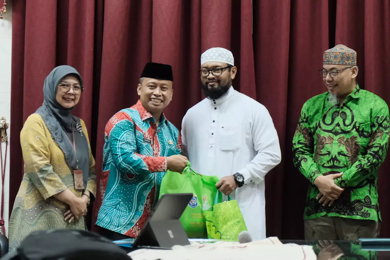 Pemkot dan Baznas Kota Depok Beri Bingkisan Kepada Mitra Deradikalisasi