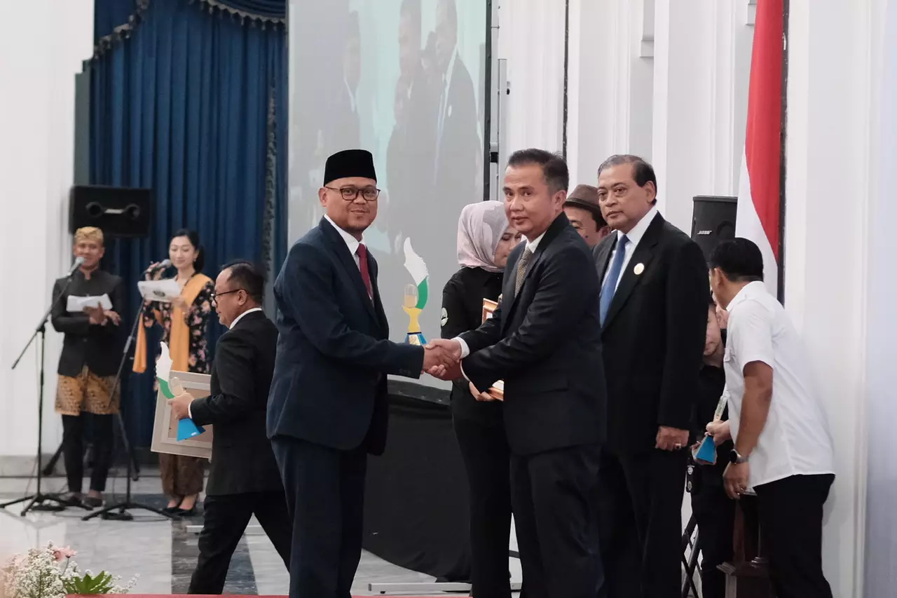 Pemkot Depok Sabet Penghargaan Badan Publik Informatif 2023