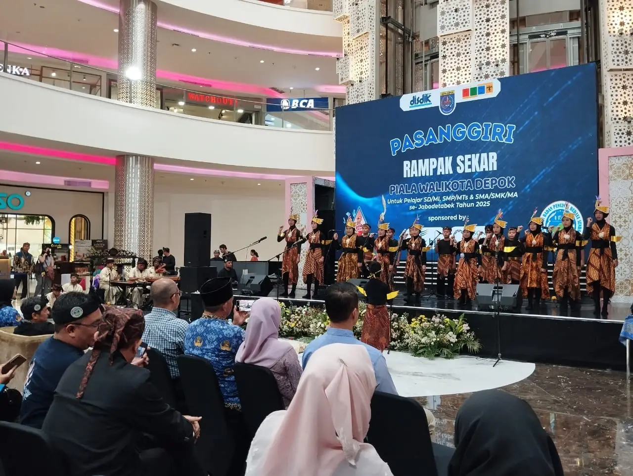 Peserta Pasanggiri Rampak Sekar Unjuk Kemampuan, Siap Perebutkan Piala Wali Kota Depok