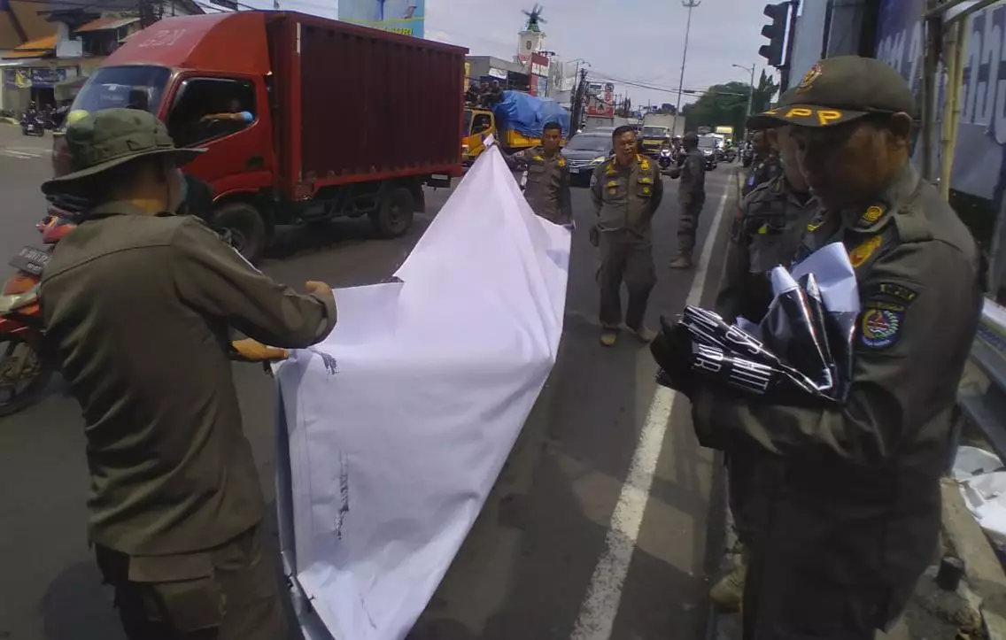 Masa Tenang Pilkada, KPU dan Bawaslu Depok Pastikan Penertiban APK Tanpa Tebang Pilih