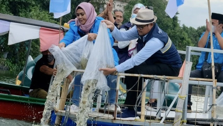 Wakil Wali Kota Tanam Bibit Pohon dan Tebar Benih Ikan di Situ Citayam