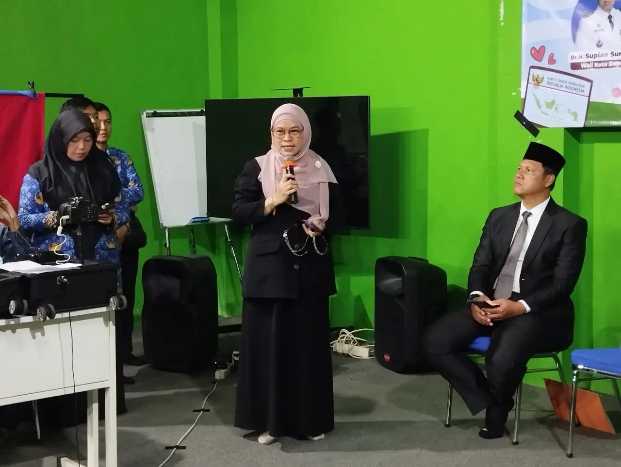 Disdukcapil Depok Targetkan 488 Perekaman e-KTP di SMK Taruna Bhakti