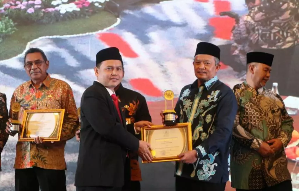 Wali Kota Depok Raih Penghargaan Kepala Daerah Peduli Baznas