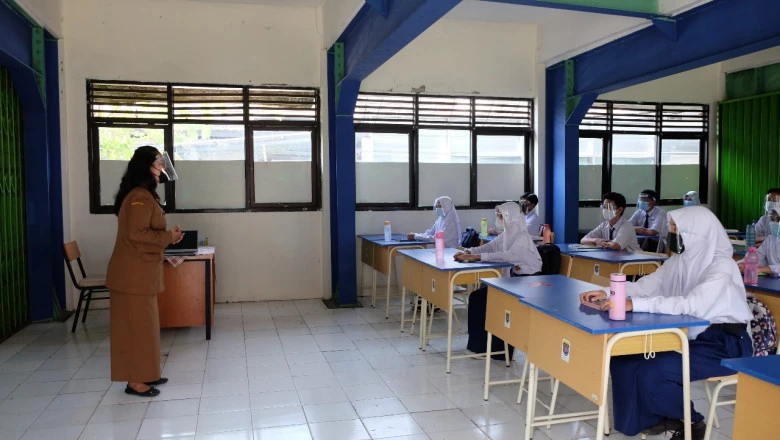 Simulasi Penerapan PTMT di SMPN 18 Depok