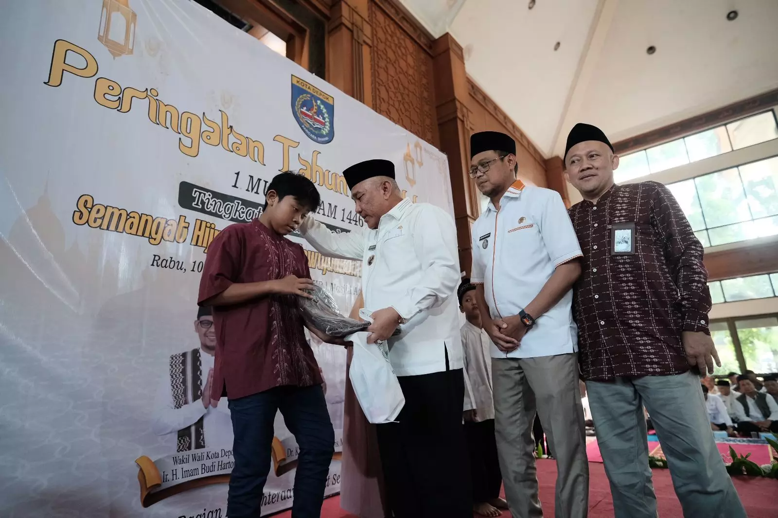 Peringati Tahun Baru Islam 1446 H, Pemkot Depok Berikan Santunan Kepada Ratusan Anak Yatim