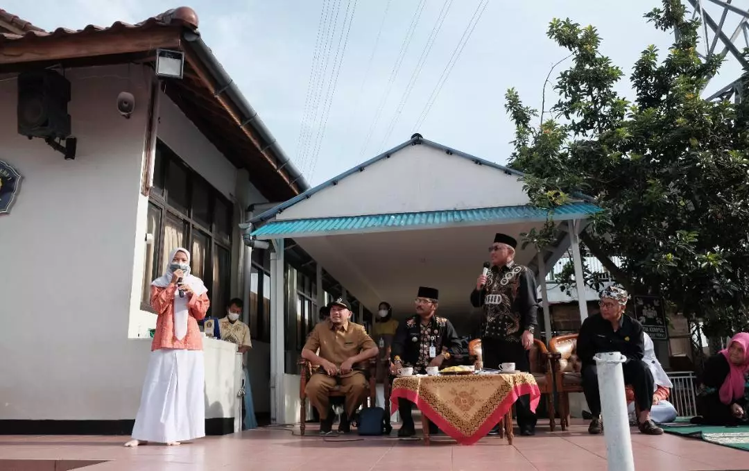 Bedah Buku Pengabdian Tiada Henti, Mohammad Idris Motivasi Siswa SMAN 1 Depok untuk Berkarya