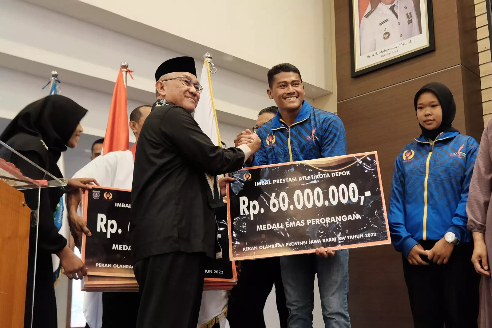 Pemkot Serahkan Penghargaan Imbal ke Ratusan Atlet Berprestasi Kota Depok