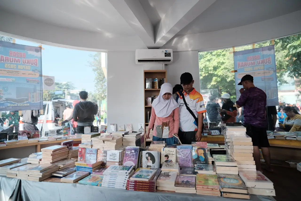 Bazar Buku Murah di DOS Ramai Diserbu Pengunjung