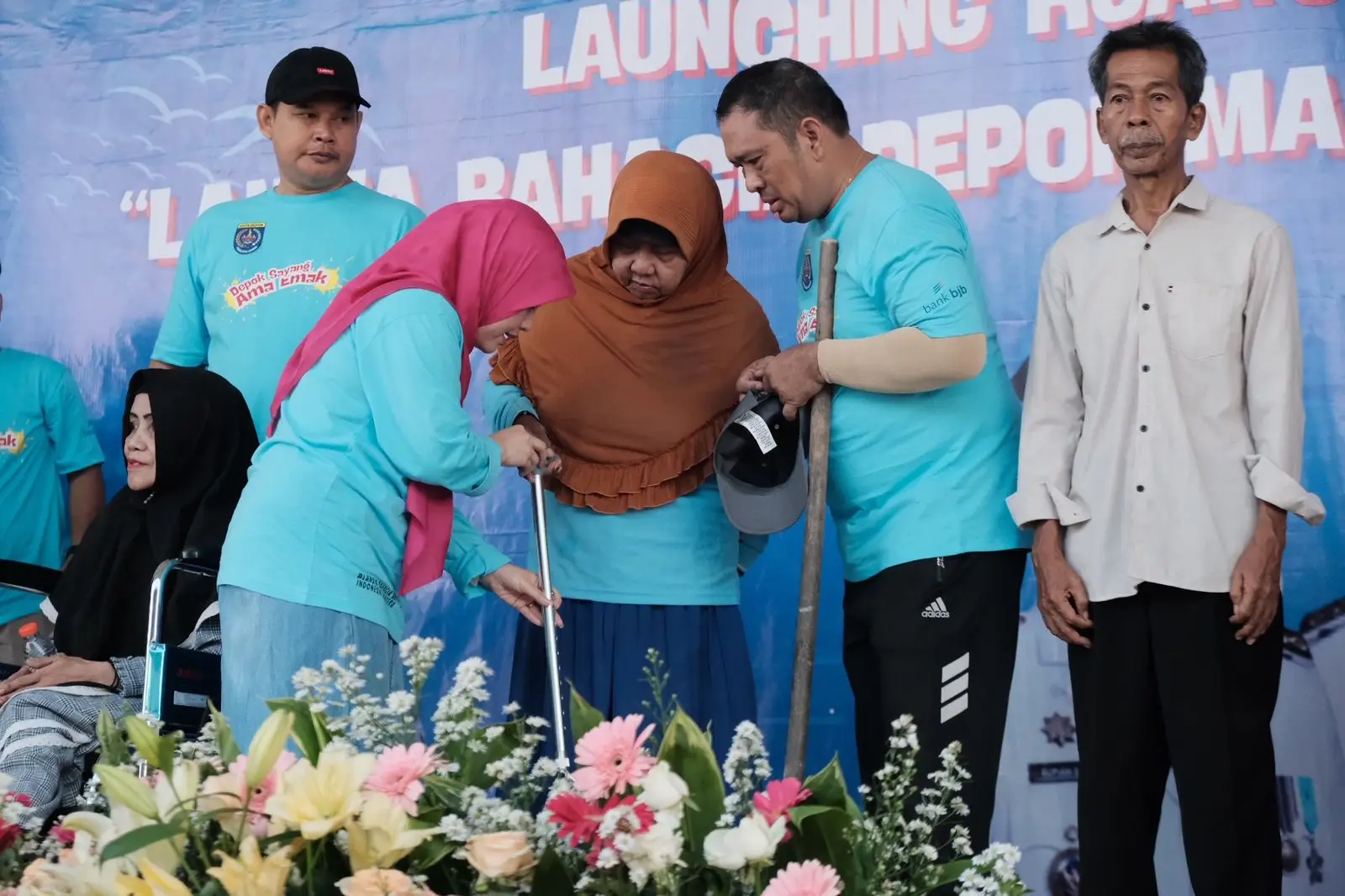 Lansia Depok Berbahagia di HLUN 2025: Senam Bersama hingga Terima Bantuan