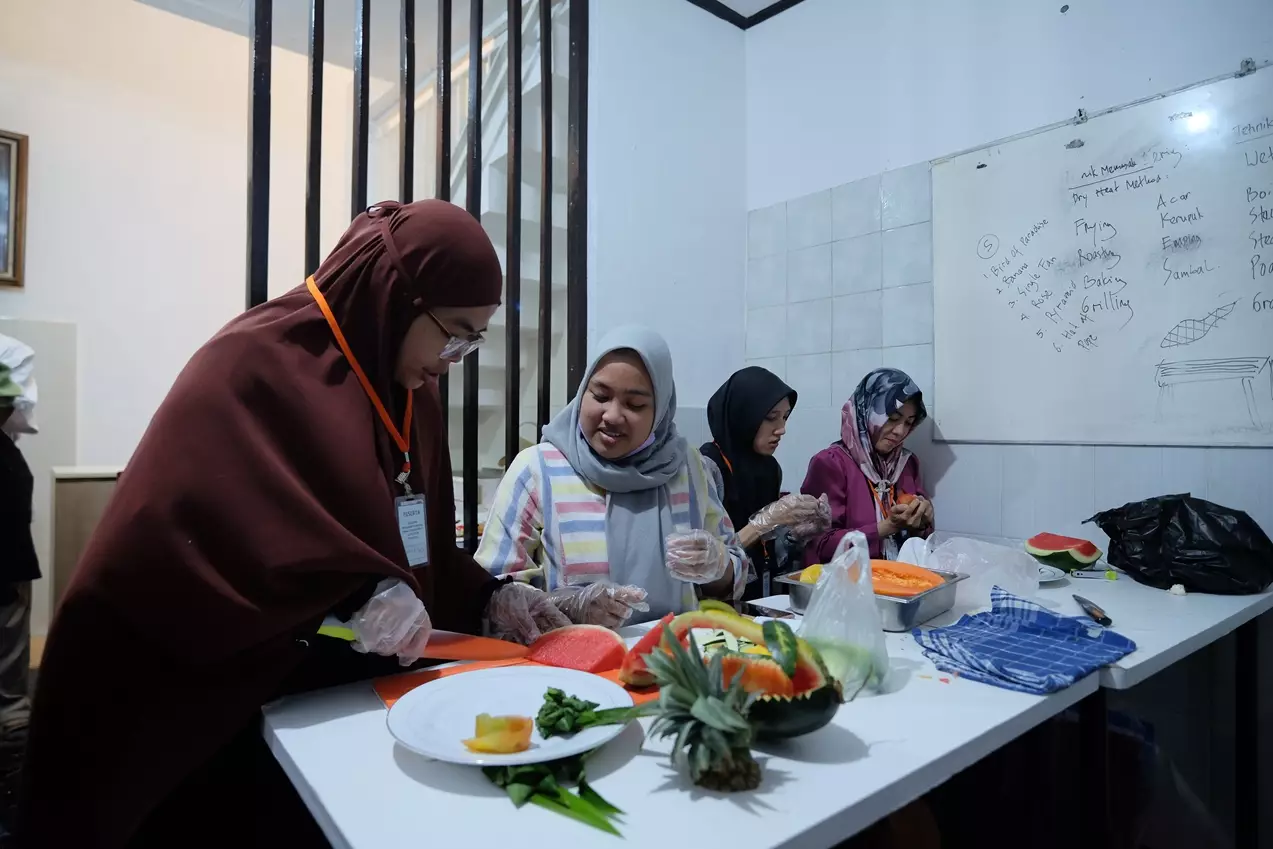 Peserta Pelatihan Tata Boga Dilatih Cara Memasak dan Dekorasi Makanan