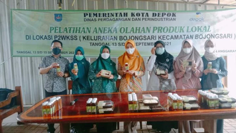 Siswa Sekoper Cinta Dilatih Membuat Aneka Olahan Produk Lokal