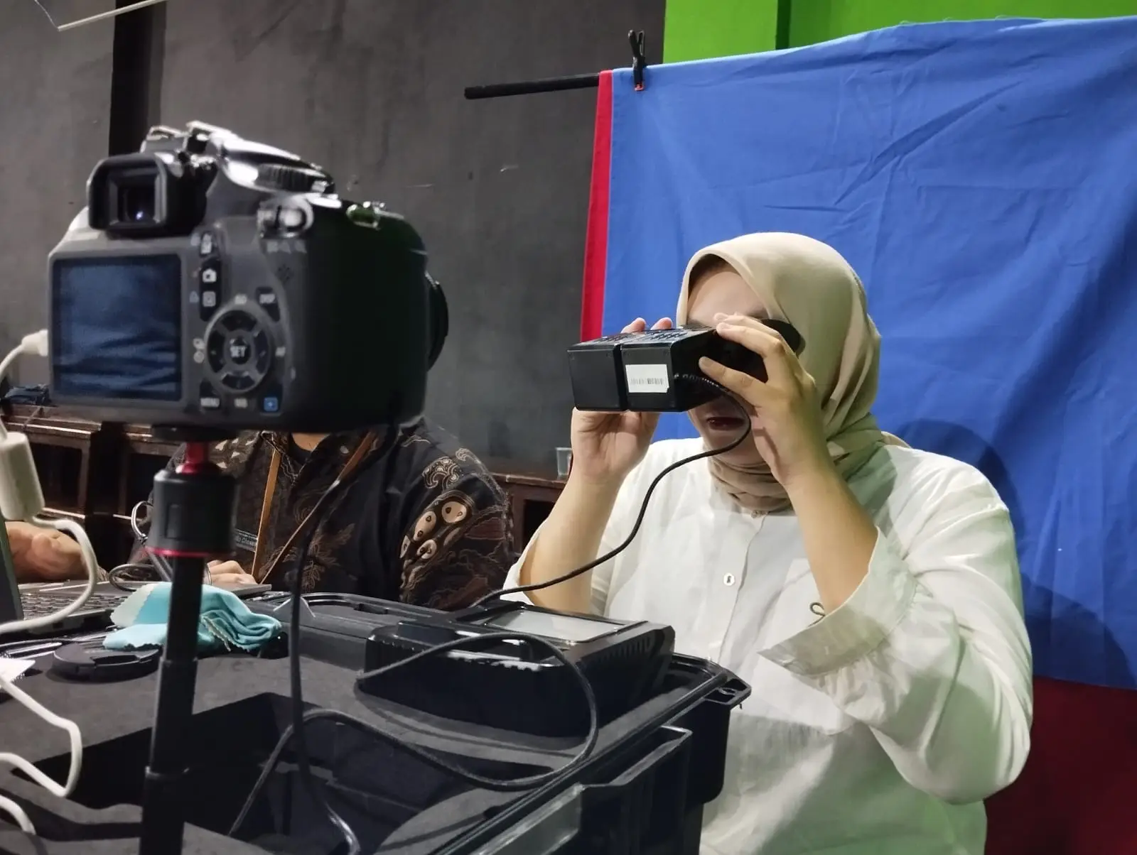 Disdukcapil Depok Lakukan Perekaman e-KTP di SMK Taruna Bhakti