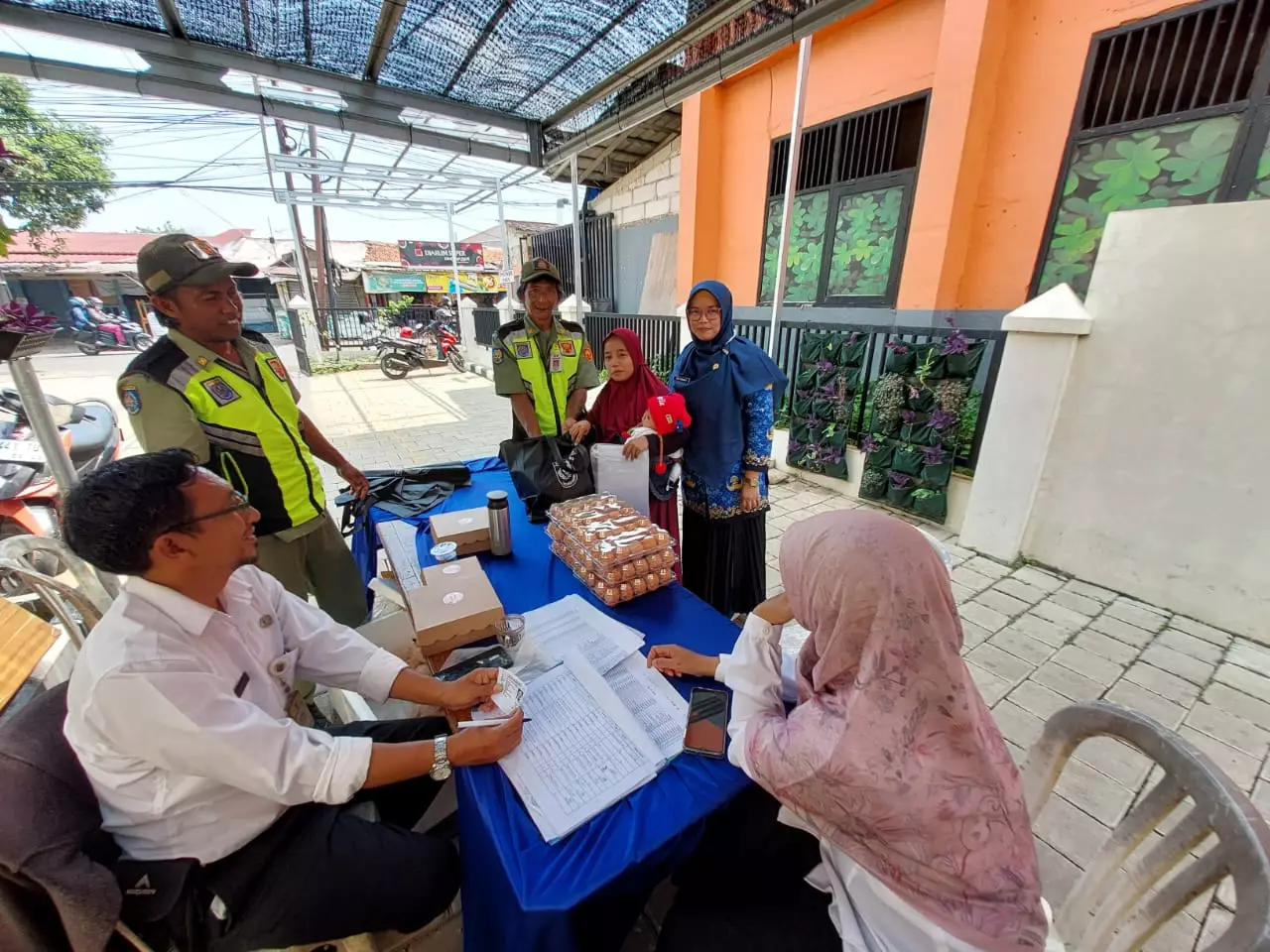Cegah New Stunting, Puluhan Ibu Hamil di Cilangkap Terima Daging dan Telur Ayam dari DKP3