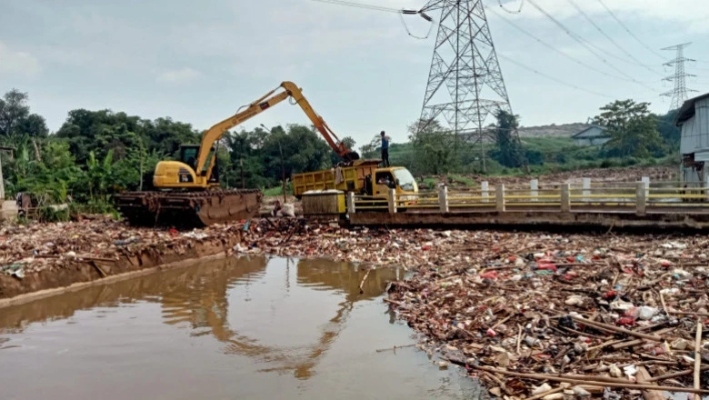 Antisipasi Banjir, DPUPR Normalisasi Kali Pesanggrahan
