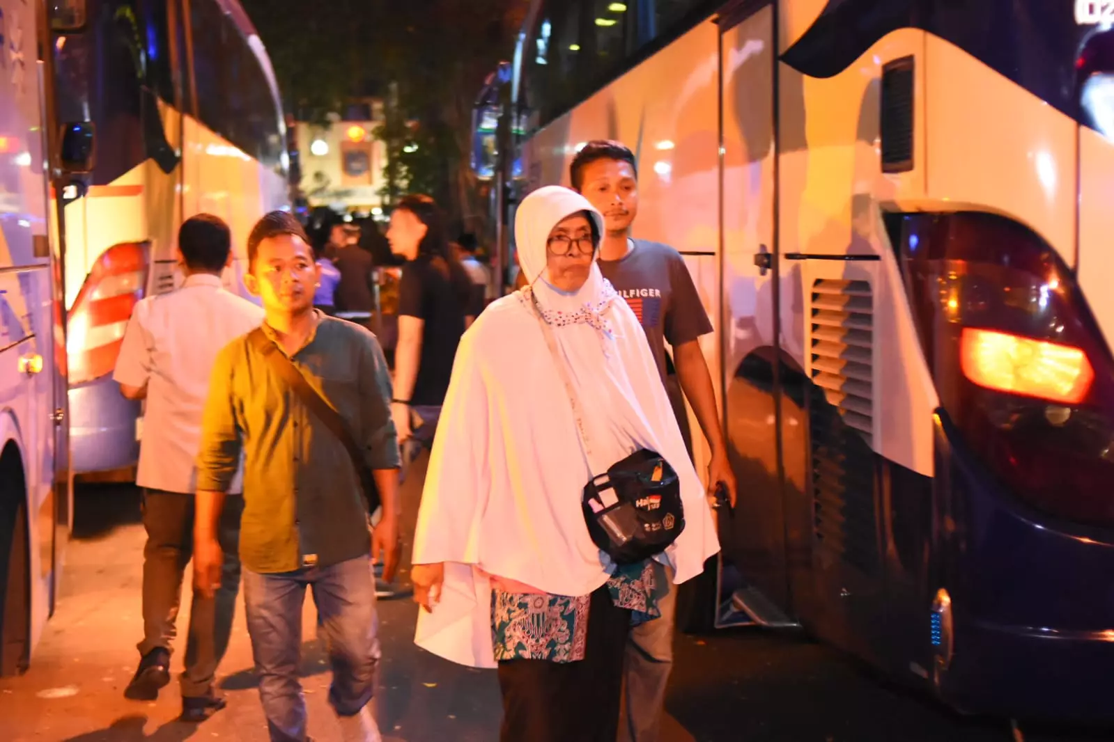 Jemaah Haji Kloter 31 Depok Tiba di Tanah Air dengan Selamat