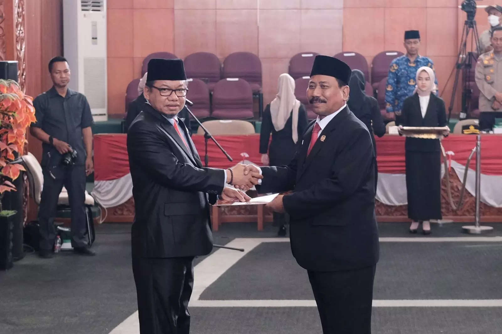 Sakam Resmi Gantikan Iman Di DPRD Depok