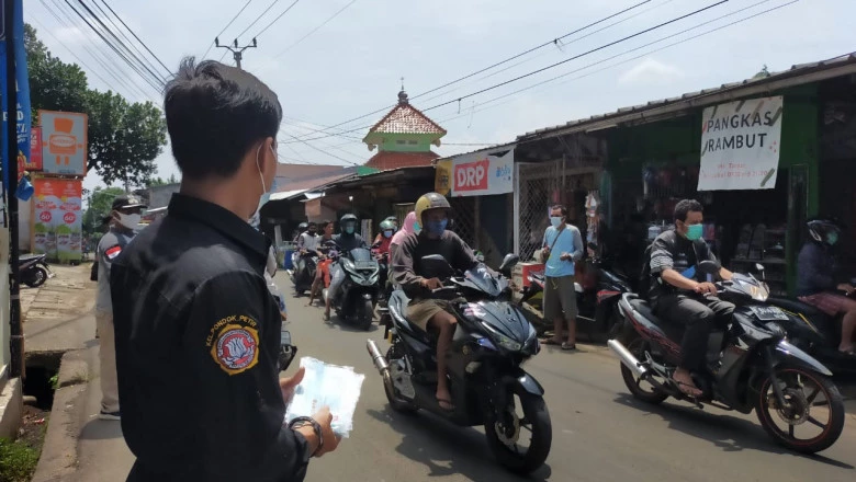 Selain Melanggar, Ini Bahayanya Merokok Saat Berkendara!