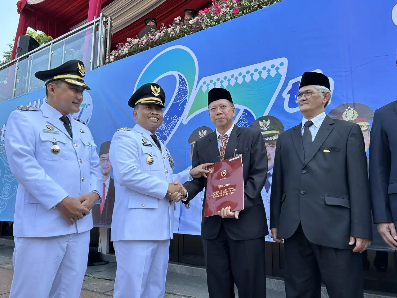 Mengabdi 10 hingga 30 Tahun, Ratusan PNS Pemkot Depok Terima Satyalancana Karya Satya