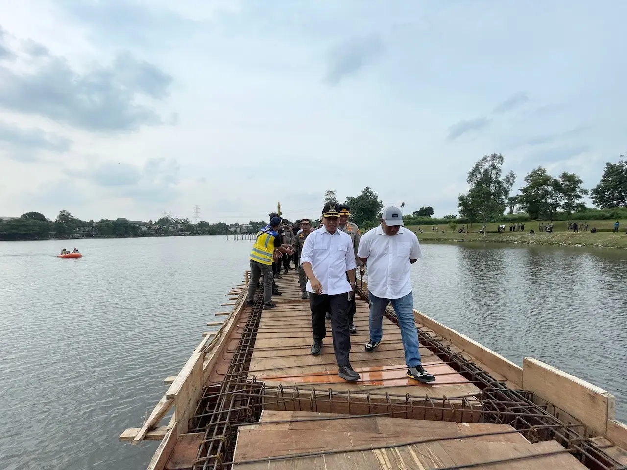 Wali Kota Depok Tinjau Penertiban Bangunan Ilegal di Situ Tujuh Muara