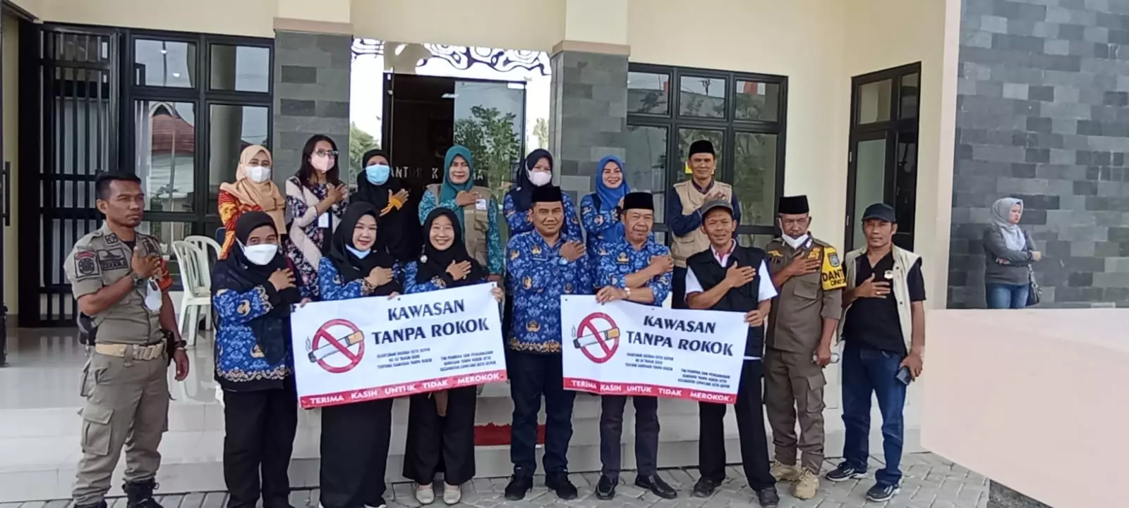Cipayung Raih Penghargaan Bina KTR Terbanyak, Camat Hasan Ingin Warganya Terus Patuhi Larangan Merokok