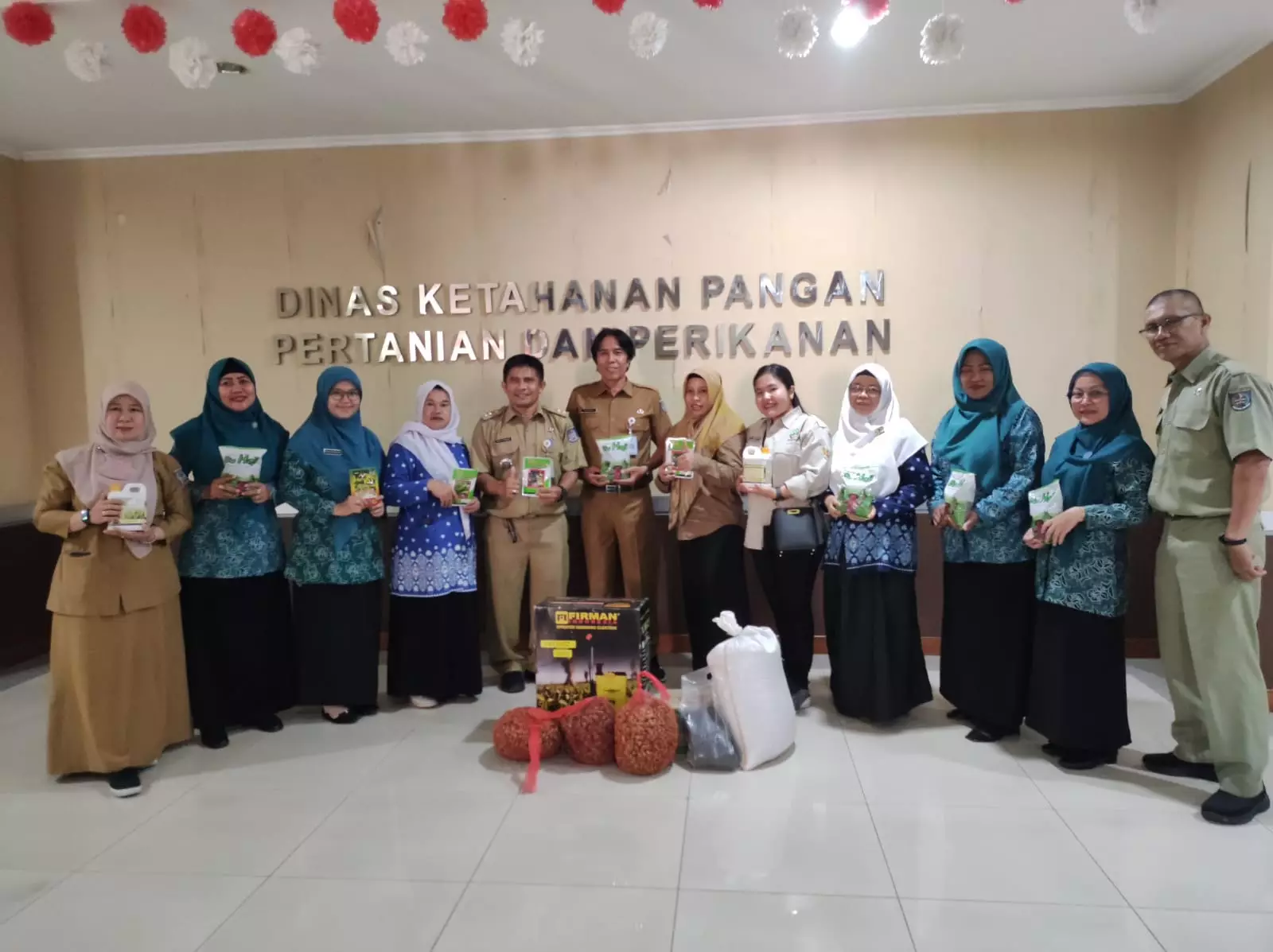 Hadapi Lomba Tingkat Jabar 2024, KWT Anggrek Dapat Bantuan Puluhan Kg Bibit Tanaman