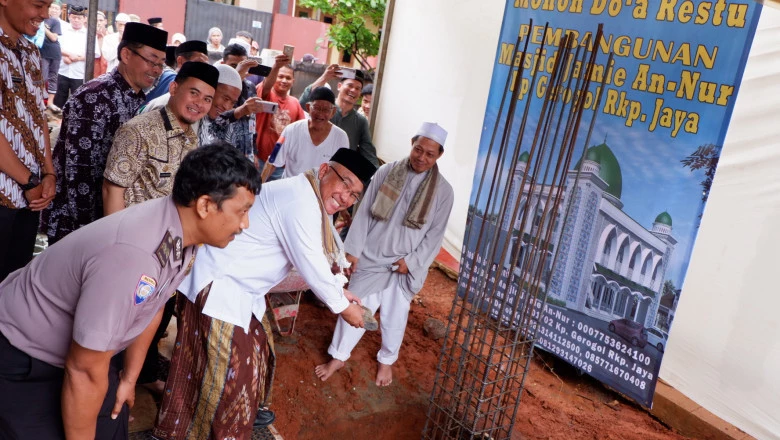 Wali Kota Letakkan Batu Pertama Pembangunan Masjid Jami An-Nur Rangkapan Jaya