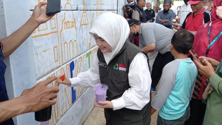 Ketua Jabar Bergerak Kota Depok Percantik Lingkungan Situ Rawa Kalong dengan Mural