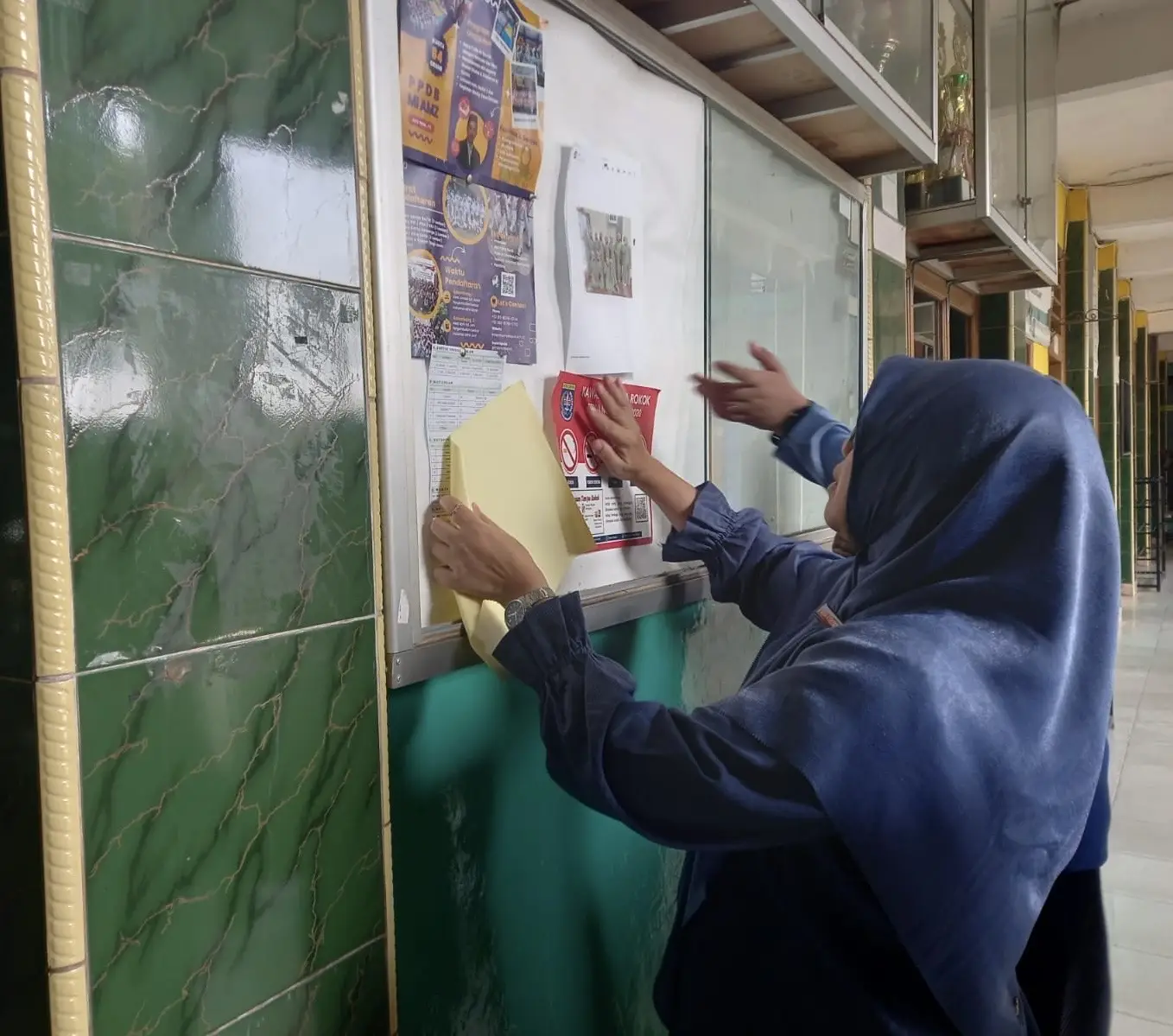 Sasar Tempat Umum hingga Sekolah, Kelurahan Baktijaya Sidak KTR