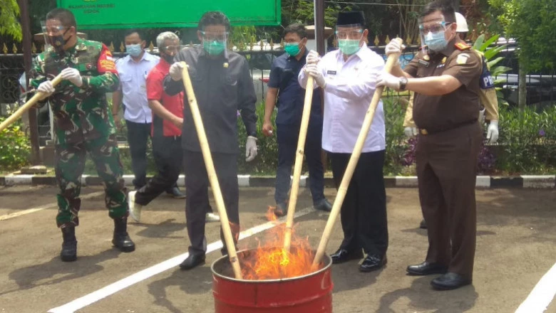 Kejari Depok Musnahkan Barang Bukti 347 Perkara 