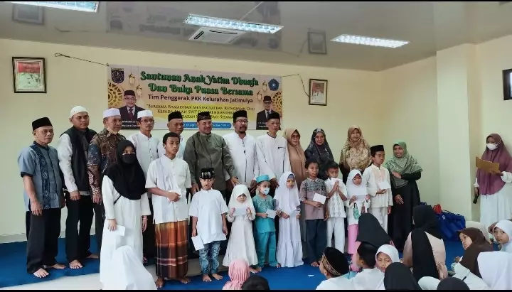 PKK Jatimulya Berbagi dengan Anak Yatim dan Duafa