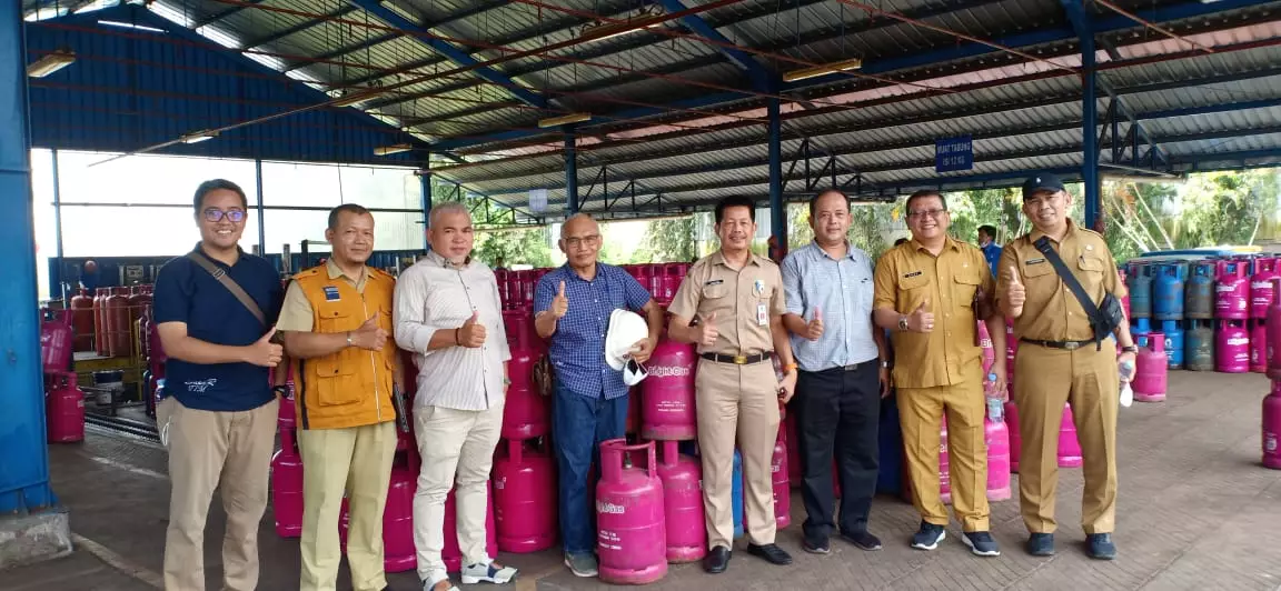 Sambangi PT Giga Intrax, Metrologi Legal Cek Kesesuaian Isi 100 Tabung Gas Elpiji