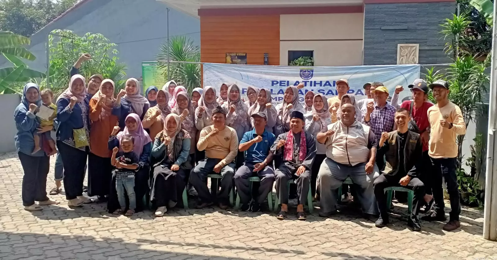 Penyuluhan Pemilahan Sampah Makin Gencar, Kali Ini Menyasar Kampung Caraka Kukusan