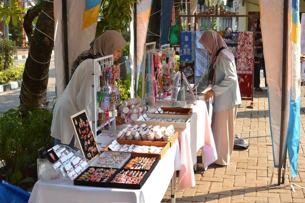 Dekranasda Depok Hadirkan Berbagai Produk Lokal Lewat Bazar Kreatif