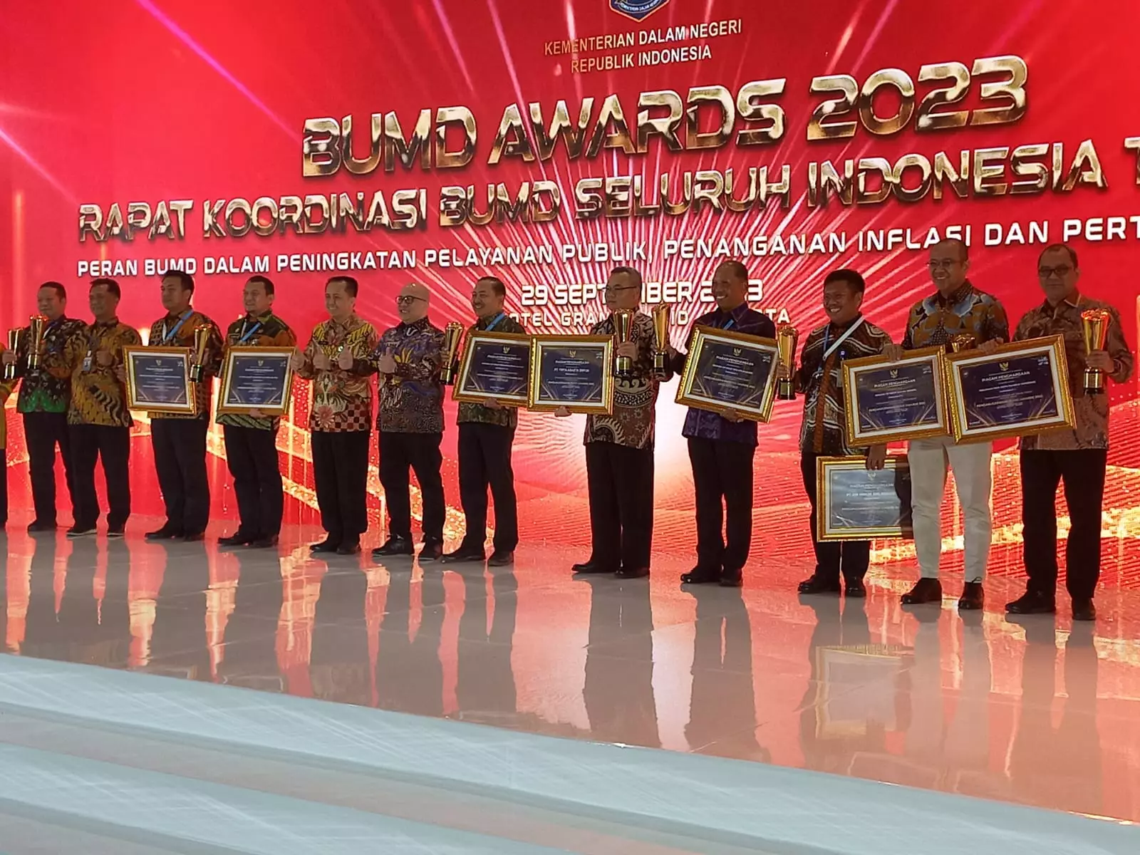 PT Tirta Asasta Raih Penghargaan BUMD Award 2023, Peringkat II PDAM Terbaik