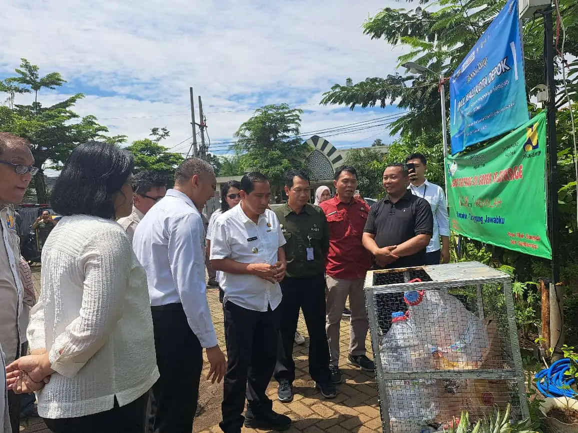 Plh Wali Kota Depok Apresiasi Program Pemilahan Sampah di Rw 02 Cipayung Jaya