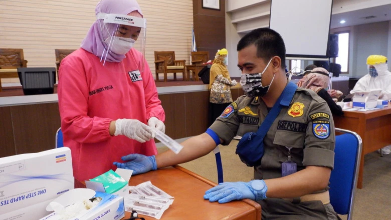 285 Satgas Satpol PP Jalani Rapid Test Covid-19